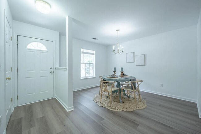 Building Photo - Available now. Great 2 BR/2 BA PARTIALLY FURNISHED Home in Meridian Place!