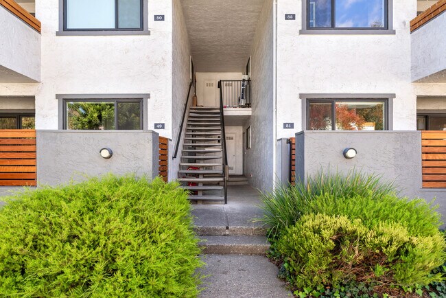 Building Photo - 20200 Lucille Ave