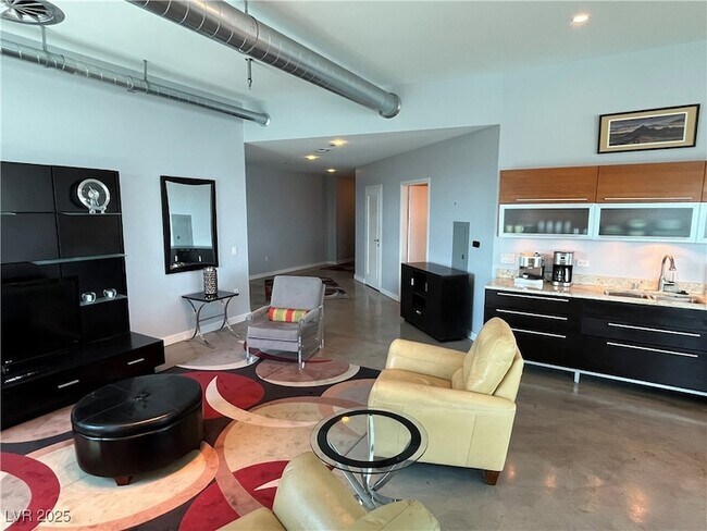 Building Photo - 200 Hoover Ave