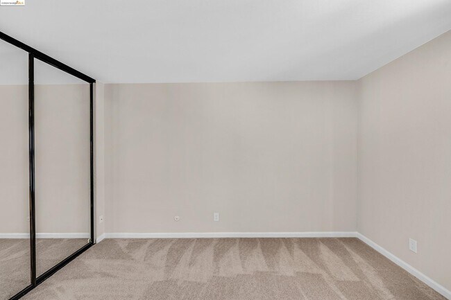 Building Photo - 66 Fairmount Ave