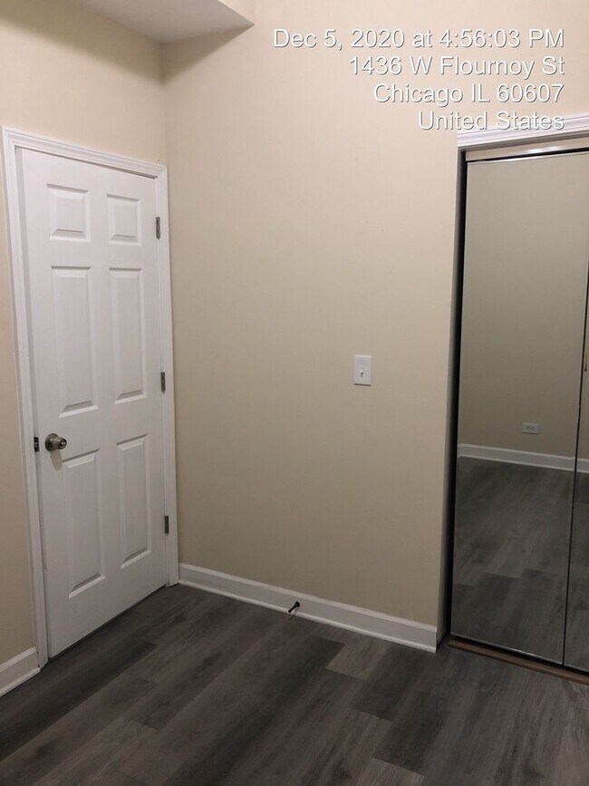 Building Photo - 1434 W Flournoy St