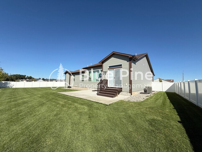 Building Photo - 3758 Inglewood Dr