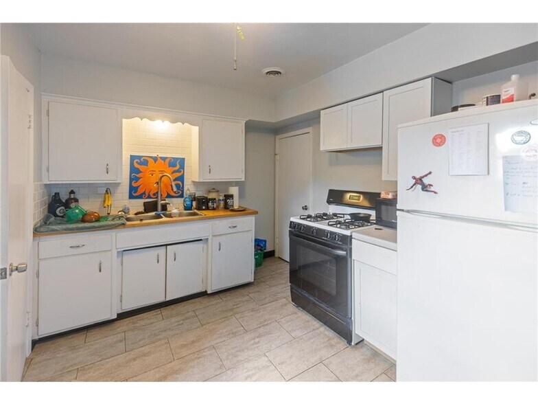 Building Photo - 1428 Madison St NE