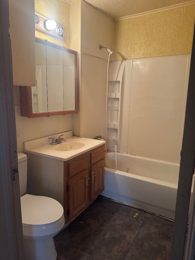 Building Photo - 227 E Poplar Ave