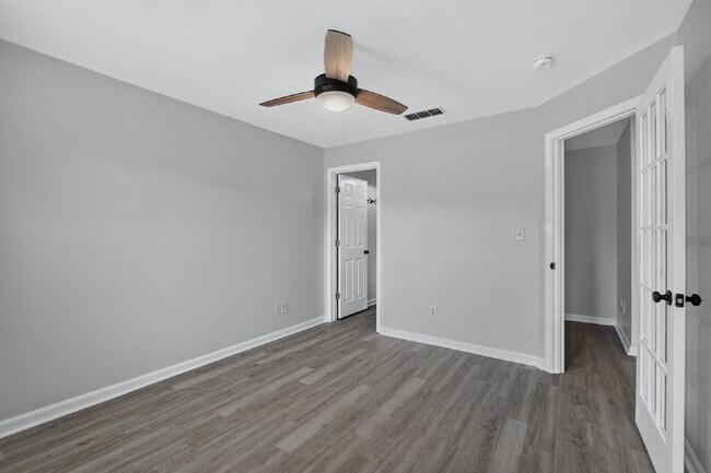 Building Photo - 3rd Floor Condo in Merer Point