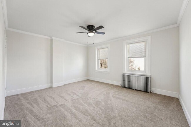 Building Photo - 309 W Elm St
