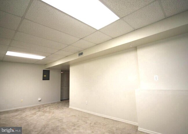 Building Photo - 508 Ascot Ct