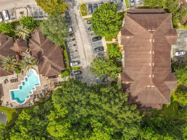 Building Photo - 713 Crest Pines Dr