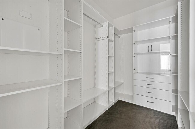 Building Photo - 2012 Santa barbara Ct