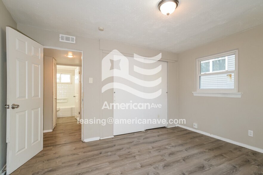 Building Photo - 20 St Laurence Dr