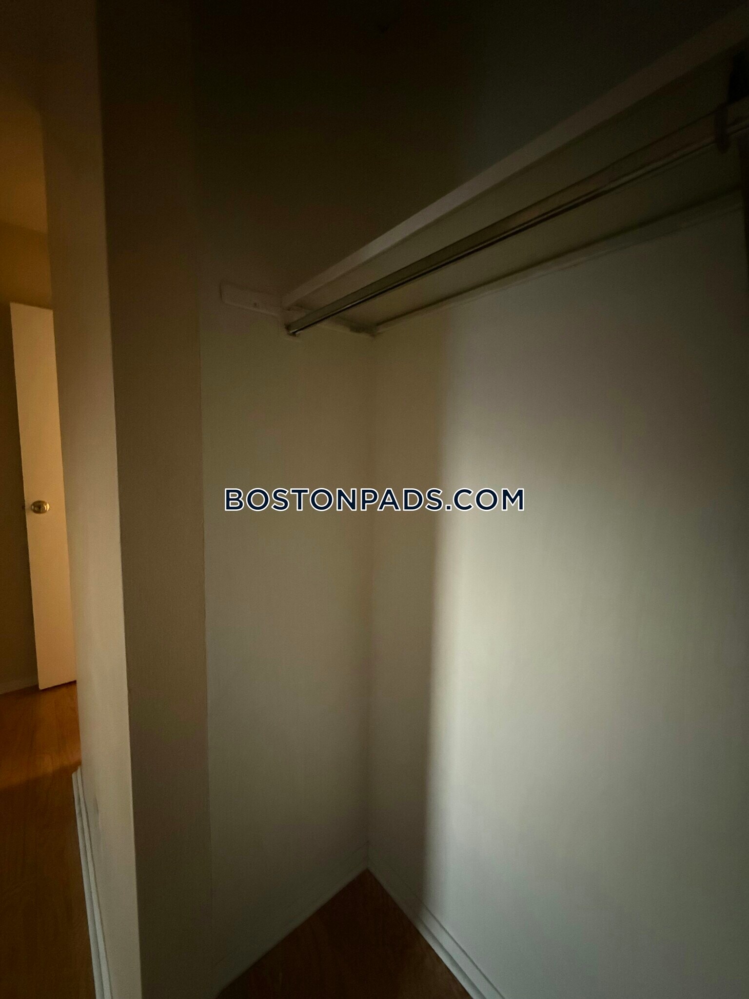 Building Photo - 50 Broadlawn Park