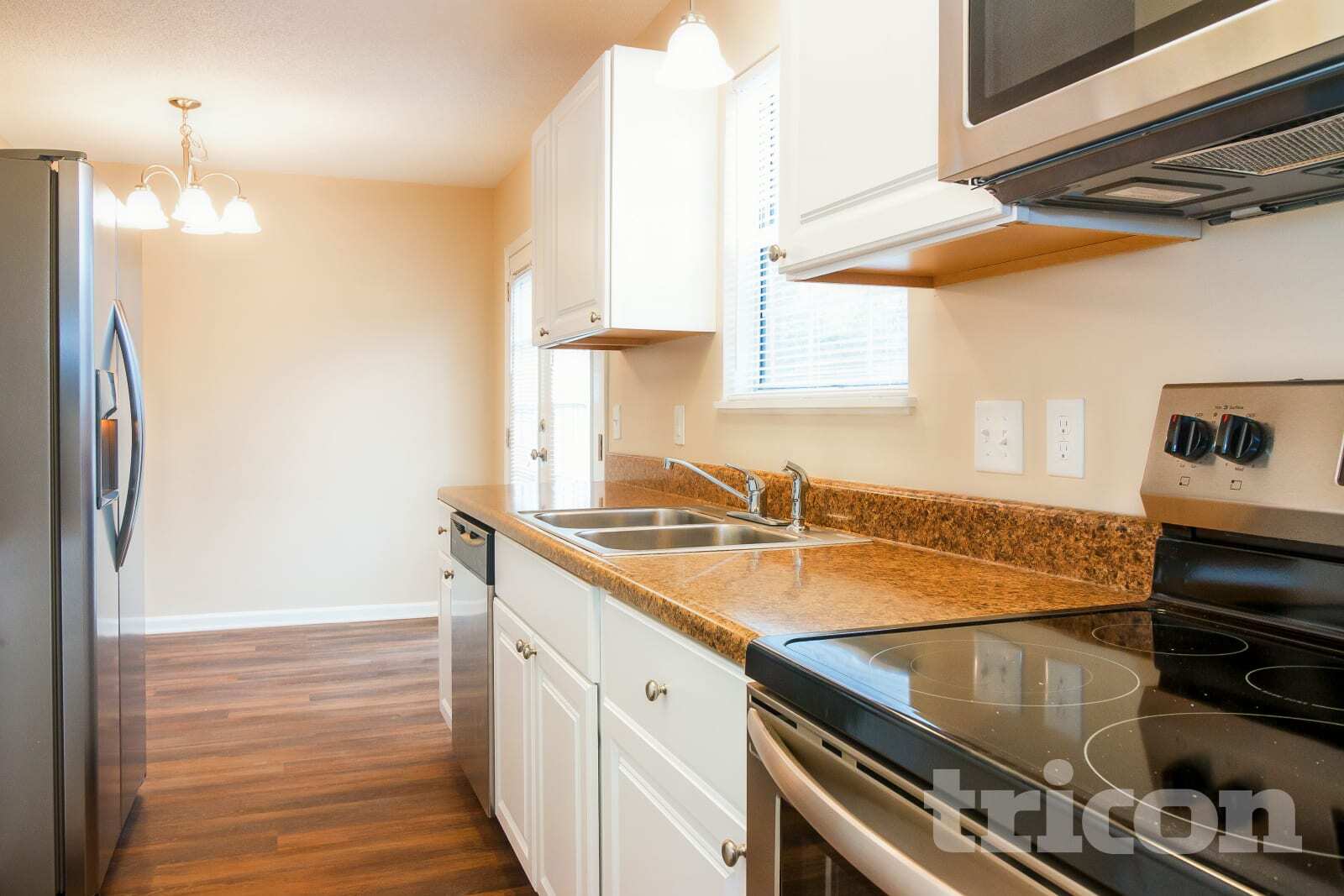 Building Photo - 438 Oakbrook Village Rd