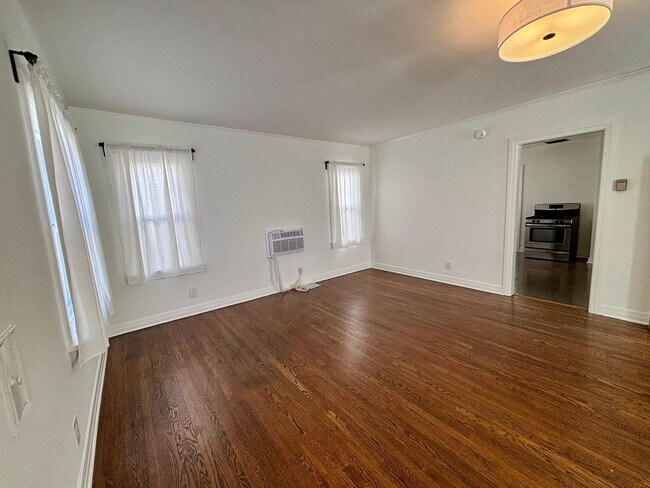 Interior Photo - Rowena Avenue, 2809-2821.5