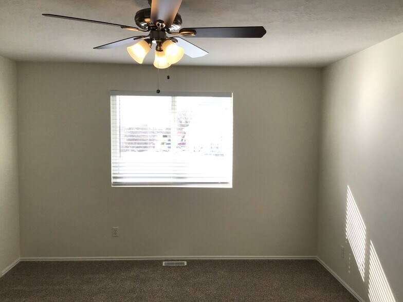 Building Photo - 1721 N 2340 W