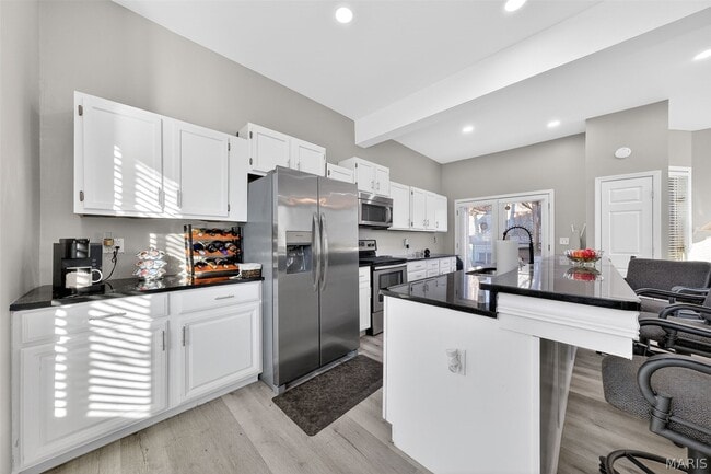 Building Photo - 28 Columbus Square Dr