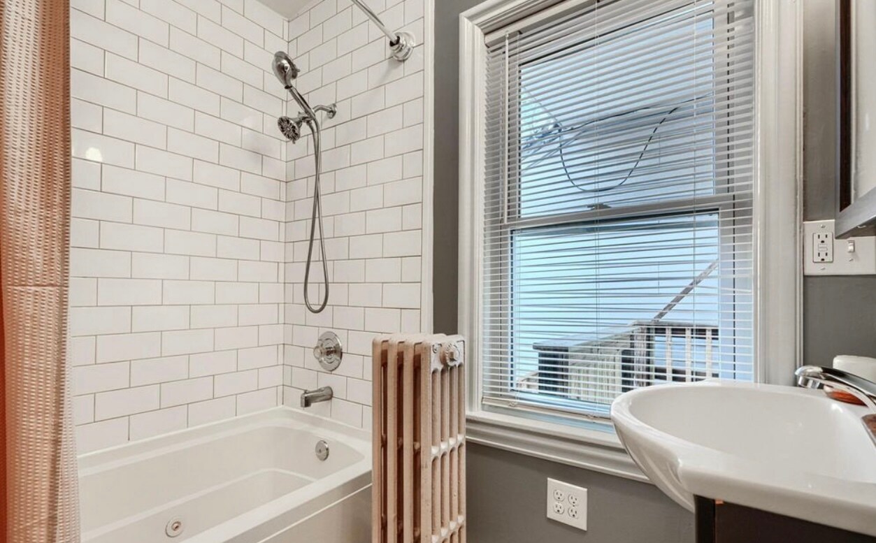 Building Photo - 627 S Eaton St