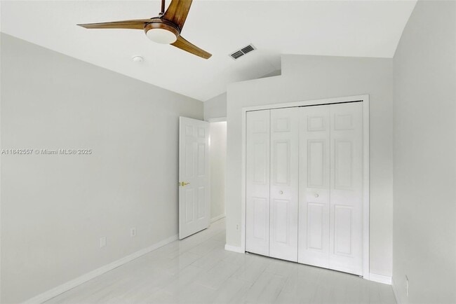 Building Photo - 502 Oxford Dr