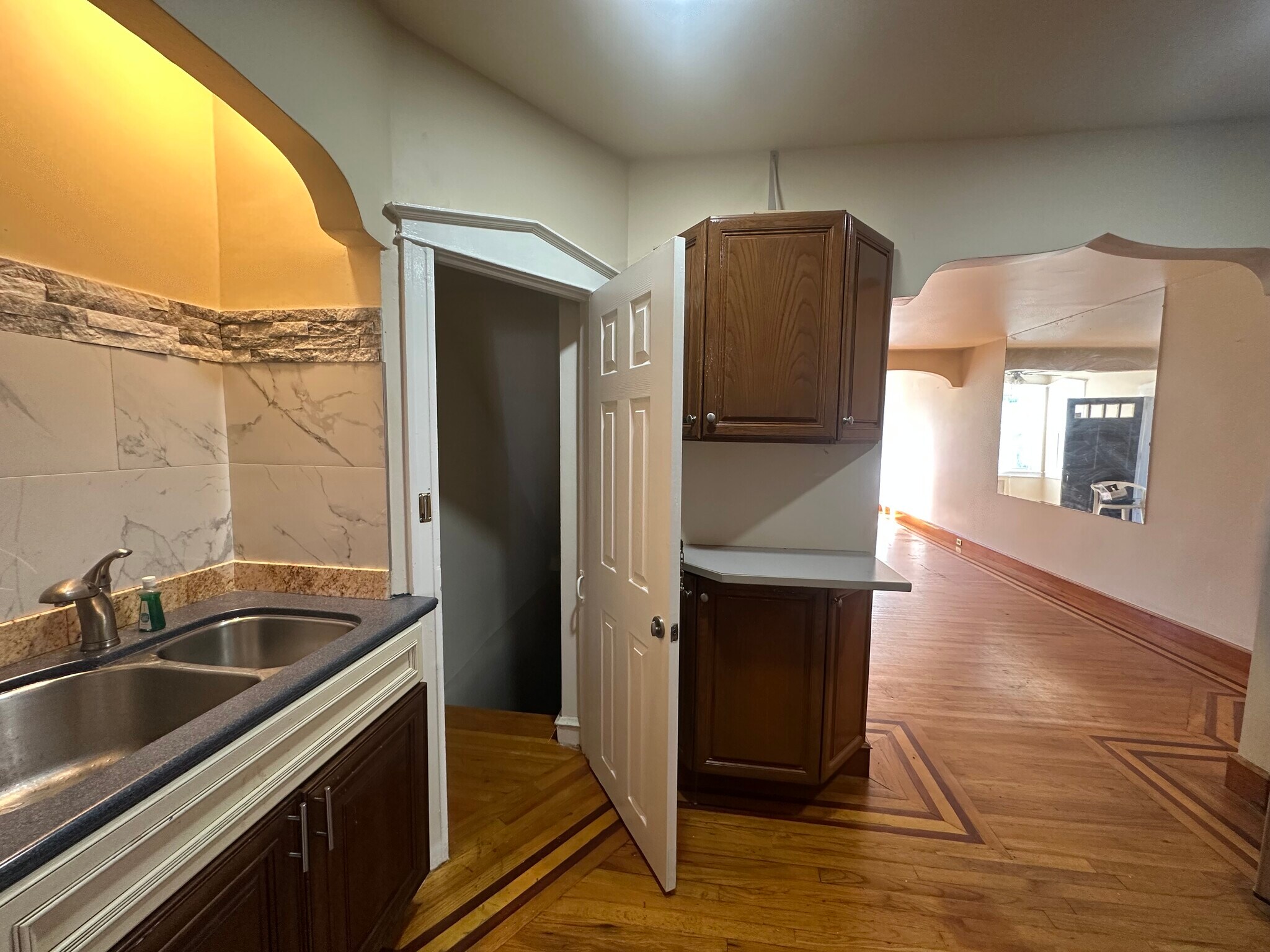 kitchen - 4115 L St