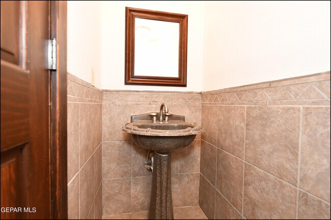 Building Photo - 7318 Corona Del Sol Dr