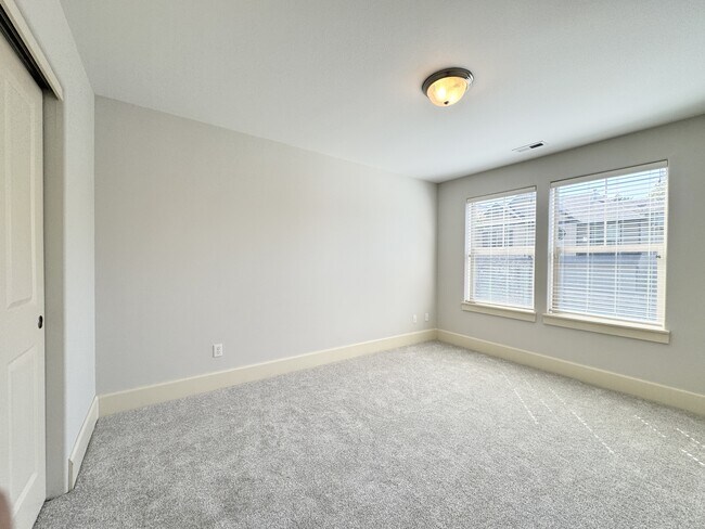 Building Photo - 11347 NW Kimble Ct