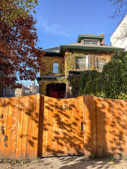 Building Photo - 7626 N Greenview Ave