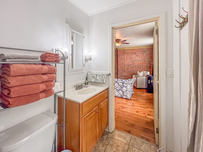 Building Photo - 1175 Iowa St