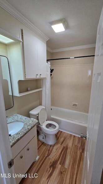 Building Photo - 933 Glastonbury Cir