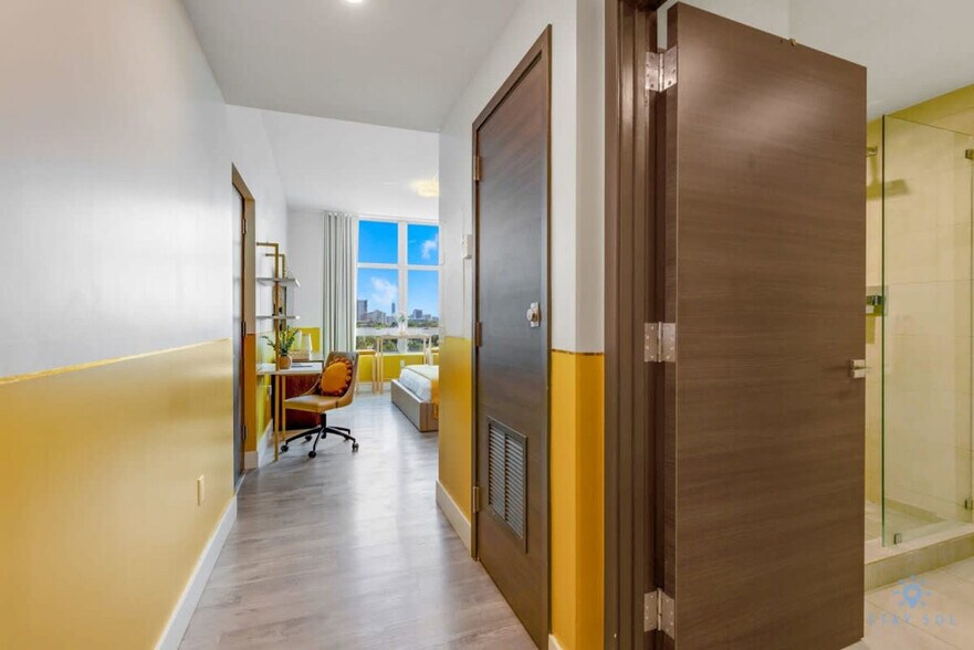 Building Photo - 777 N Ocean Dr