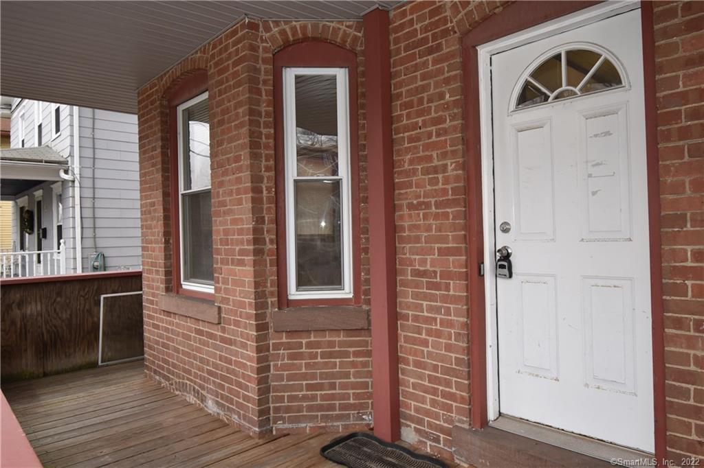 Building Photo - 73 Center St