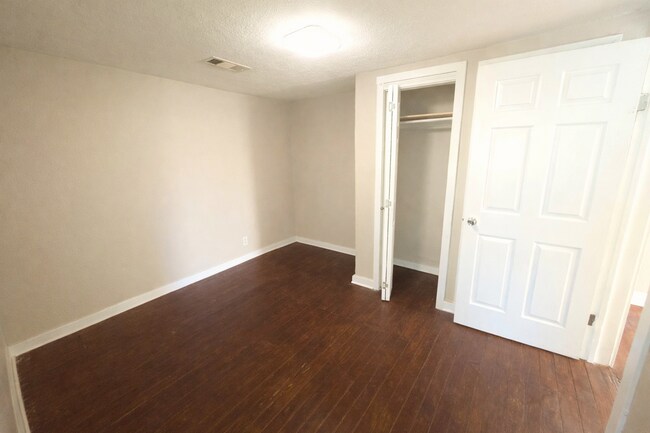 Building Photo - 5012 Avenue K Ave