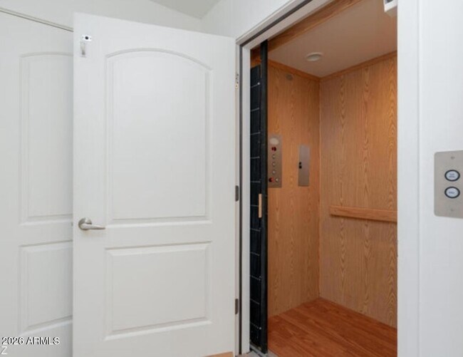 Building Photo - 2423 E Autumn Flower Dr