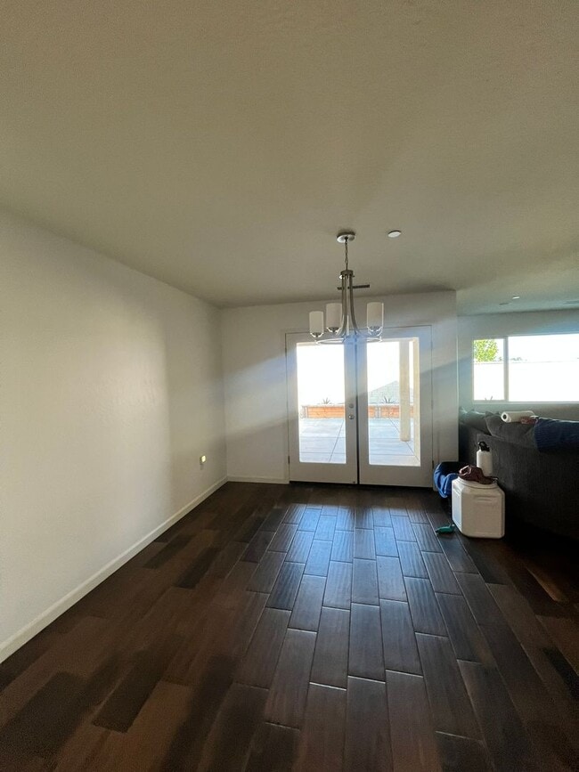 Building Photo - 1517 S Barberry Pl