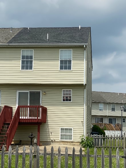 Building Photo - 312 Vincent Cir