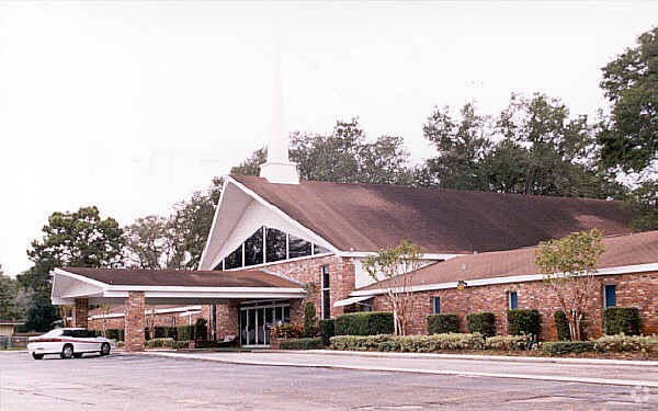 Building Photo - 4521-4525 Willow Brook Ave