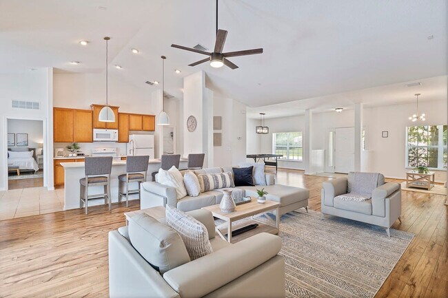 Building Photo - 11 Wheeler Ln