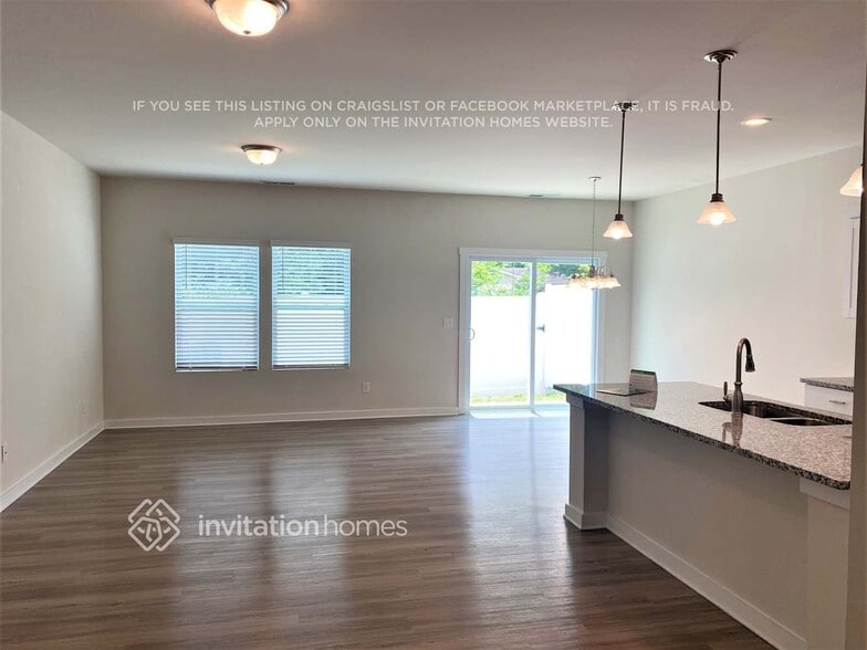 Building Photo - 3015 Ayana Dr