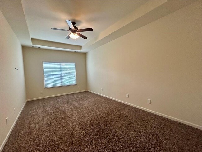 Building Photo - 664 Oakside Pl