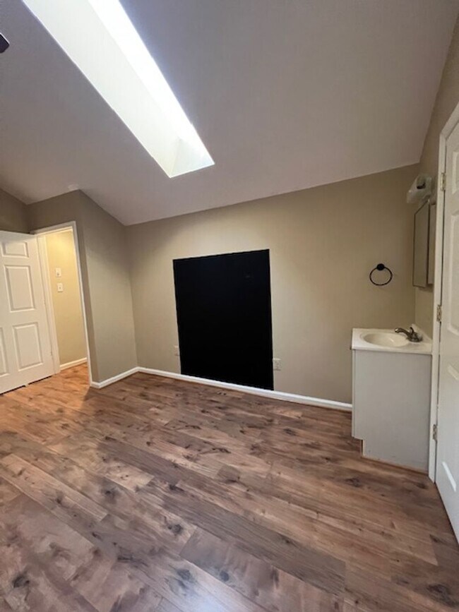 Building Photo - CONDO WITH LOFT IN GAITHERSBURG