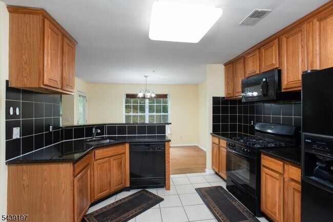 Building Photo - 106 Wallace Ct
