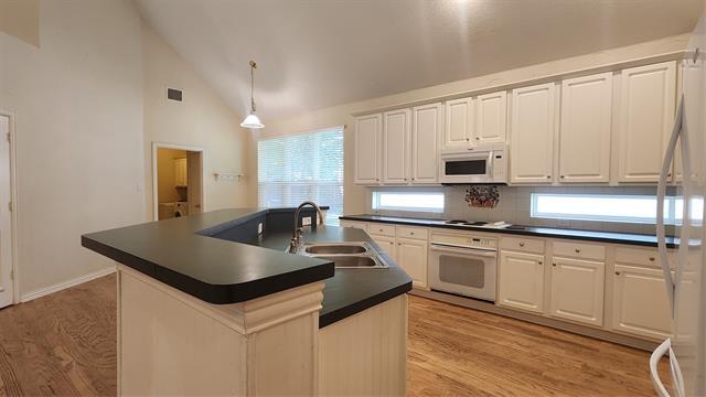 Building Photo - 329 Parkhurst Ln
