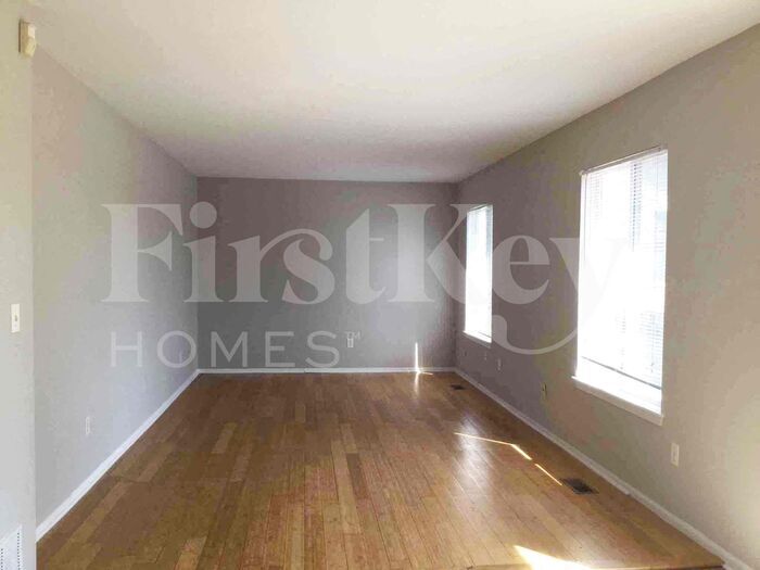 Building Photo - 21439 Georgetown Dr