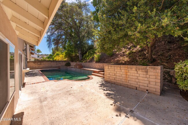 Building Photo - 681 Triunfo Canyon Rd