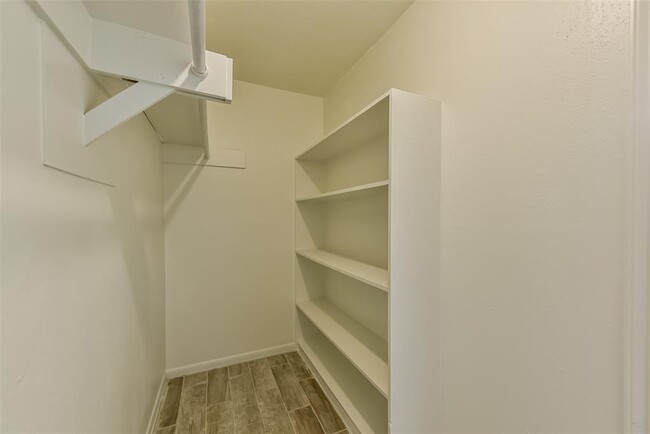 Building Photo - 4707 Northrup Dr