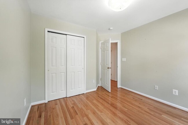 Building Photo - 3363 Beechcliff Dr