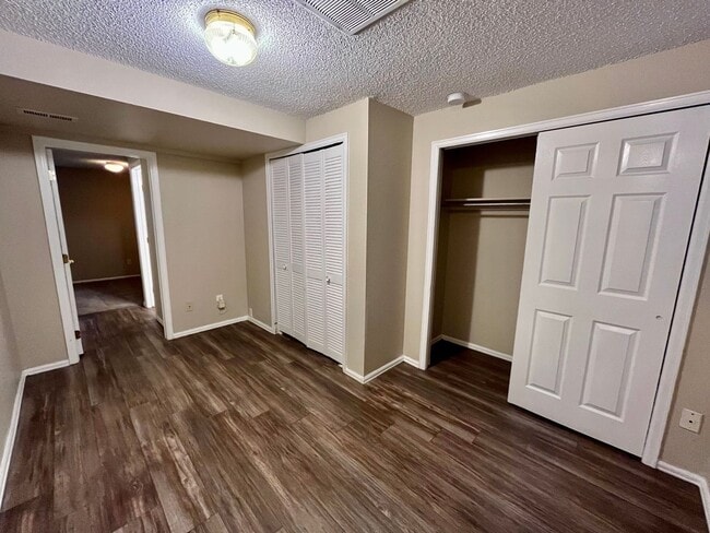 Building Photo - Charming 3 Bedroom Townhome w/ Basement