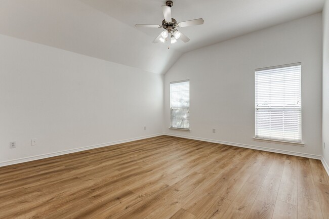 Building Photo - 9247 Aristocrat Ln