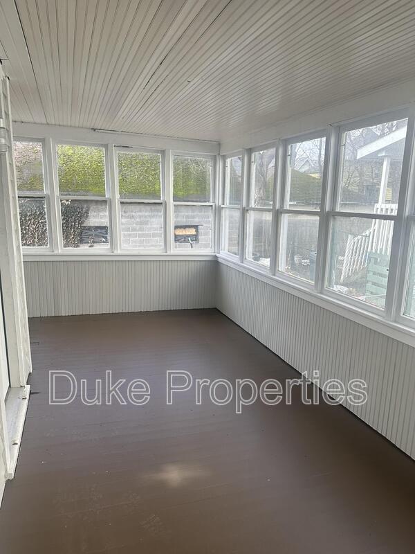 Building Photo - 5 Sheridan St