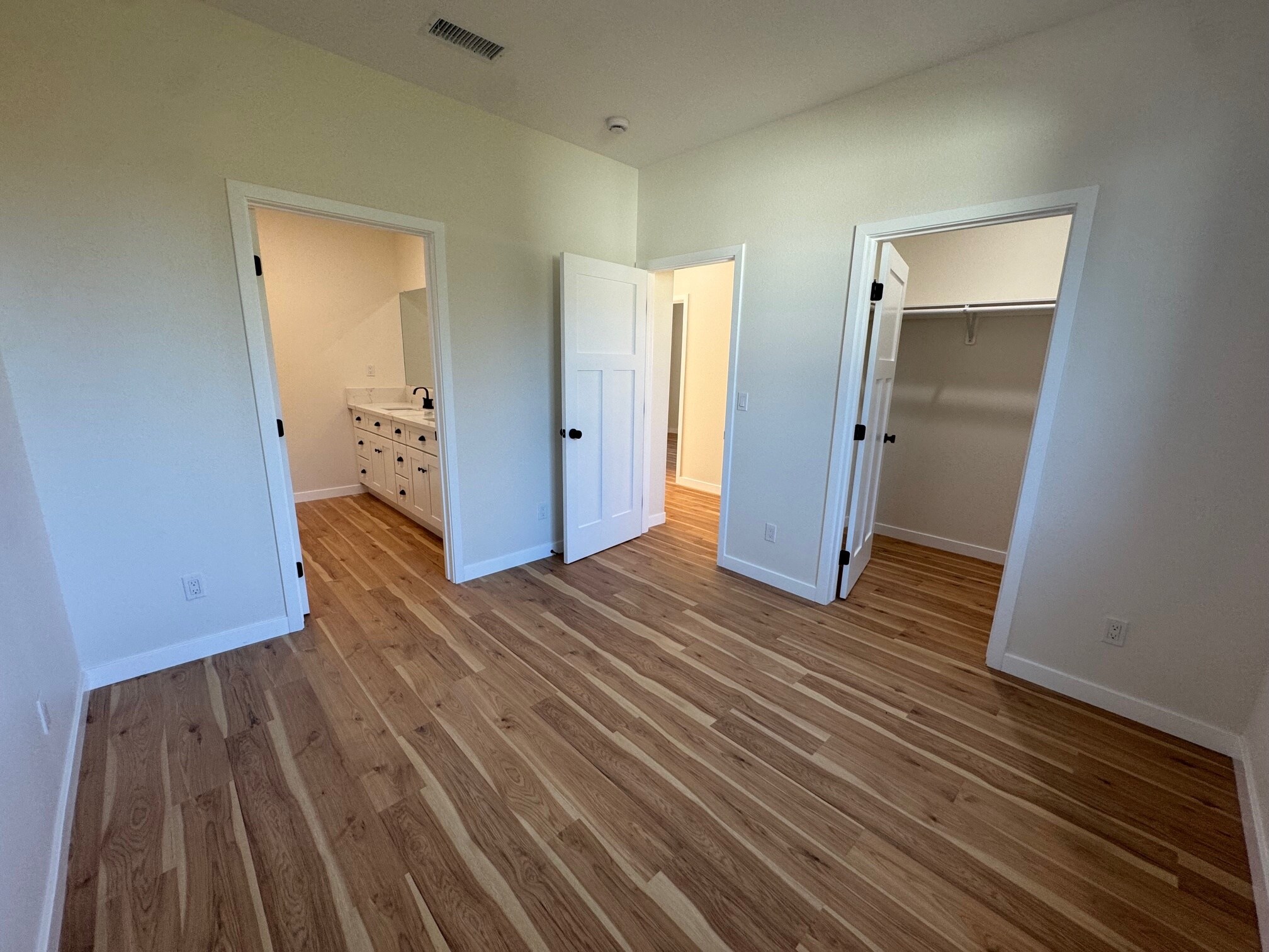 Building Photo - 1101 W 2nd St