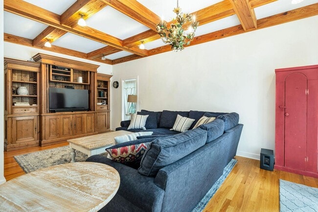 Building Photo - 710 Claremore Dr