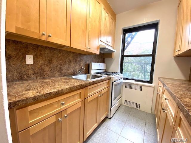 Building Photo - 68-38 Yellowstone Blvd